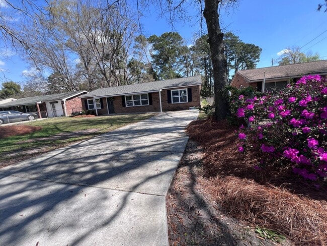 Photo - 3 Bedroom 2 bath home in downtown Port Wentworth