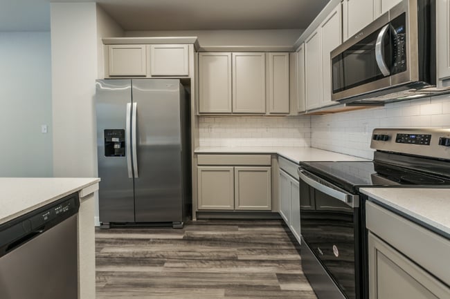 Photo - 2920 Barnstormer St