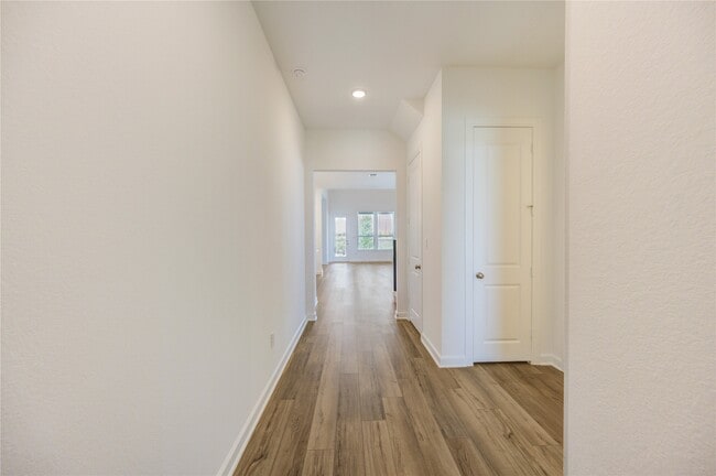 Photo - 25326 Loch Doon Dr