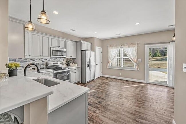 Photo - 318 Meridian St