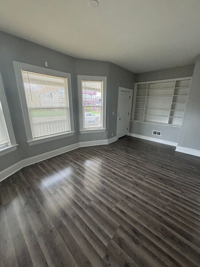 Photo - 2146 N 35th St Unidad 2146 N 35th St (Lower)