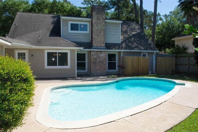 Building Photo - 18119 Shadow Valley Dr