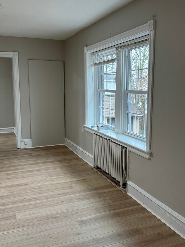 Photo - 2232 Mount Carmel Ave Unit 2R