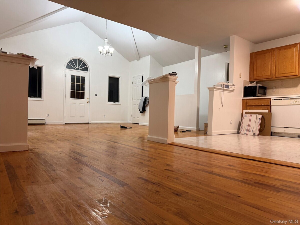Photo - 69-15 53rd Ave