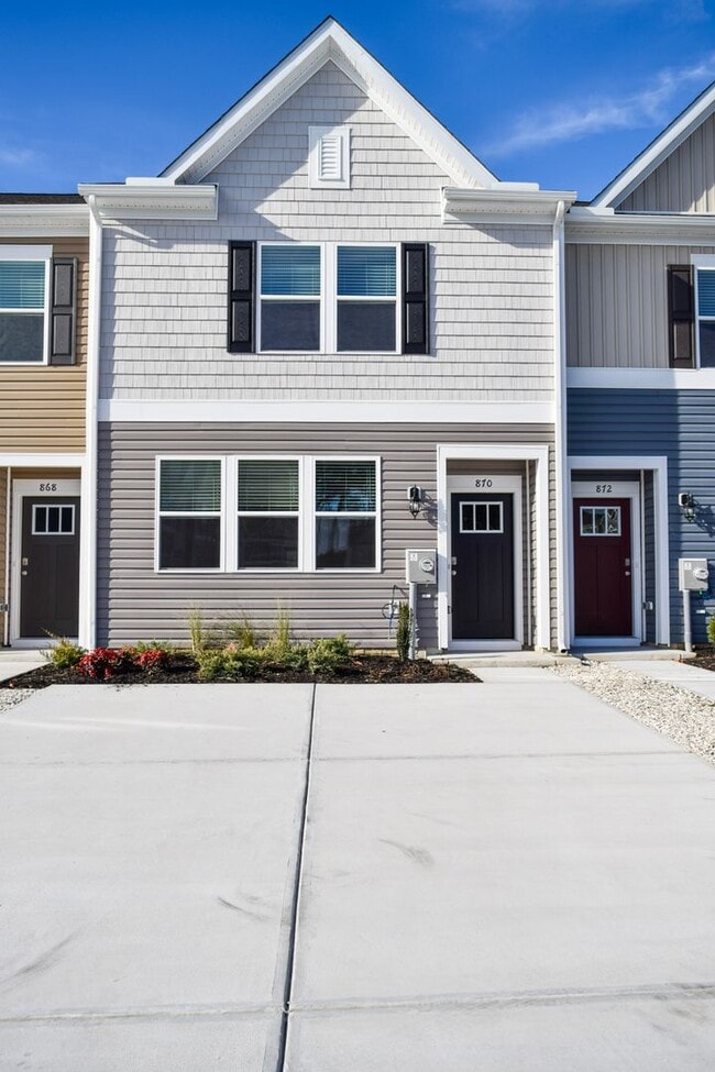 Building Photo - Gorgeous BRAND NEW Townhome Available!