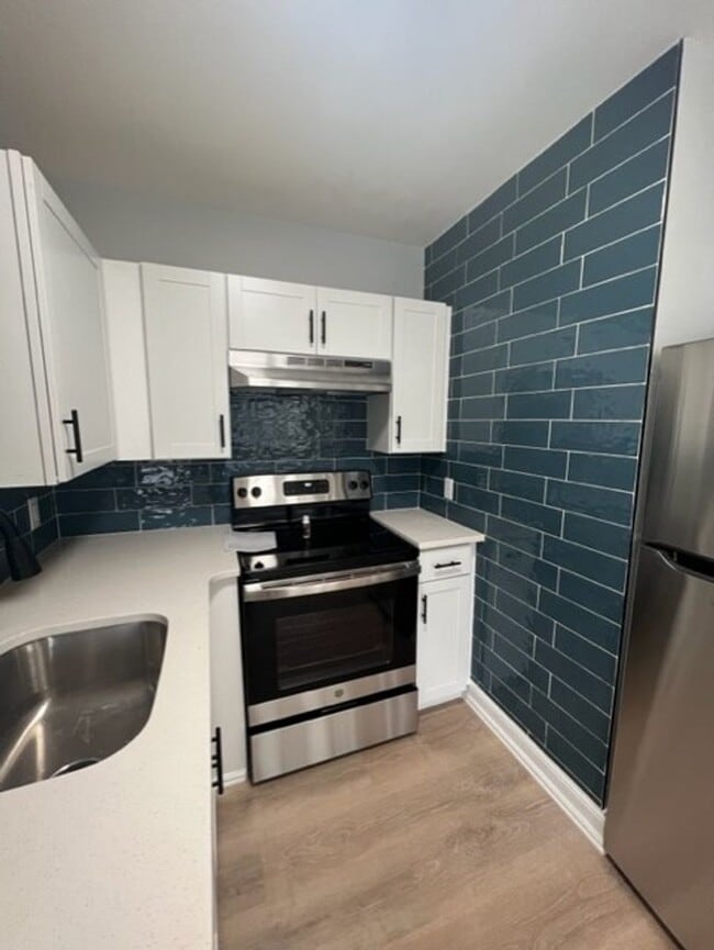 Building Photo - Riverview Apartments Unit 123 #2