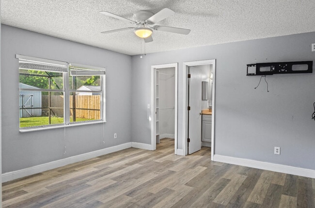 Photo - 2230 SE Dill Ln