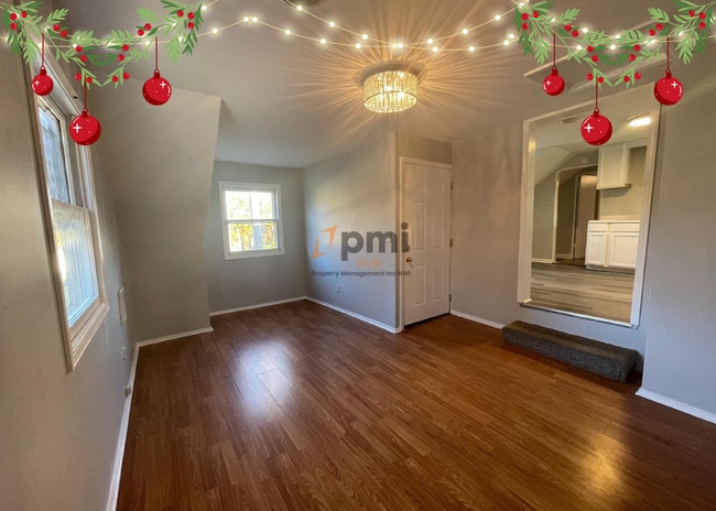 Building Photo - 8000 Lake Shore Dr Unit 5