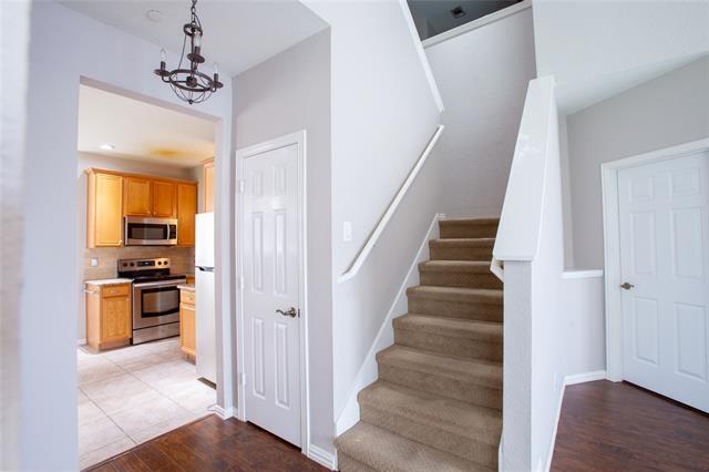 Photo - 956 Avondale Ln