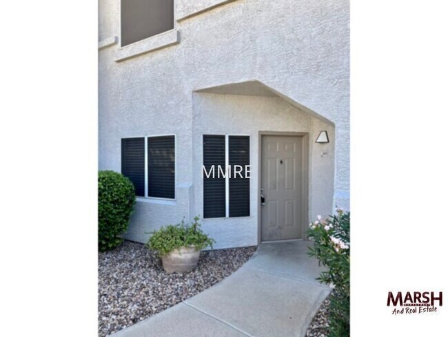 Building Photo - Beautiful 2 bedroom condo with 1 car garag...