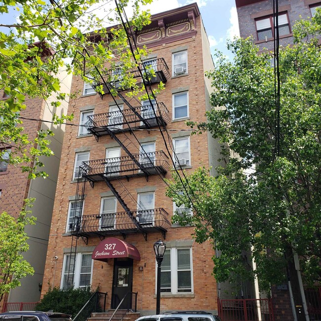 Photo - 327 Jackson St Apartment Unit 18