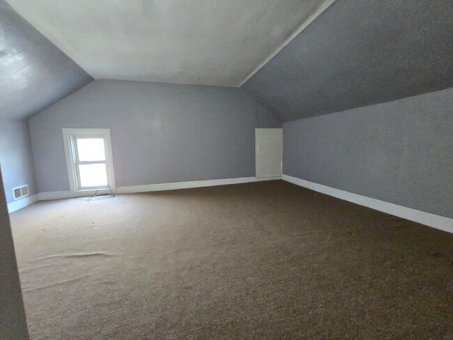 Building Photo - 209 Lincoln St