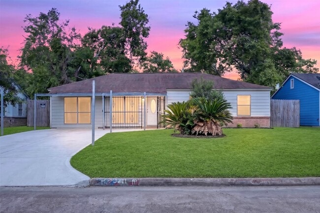 Building Photo - 9211 Clearway Dr