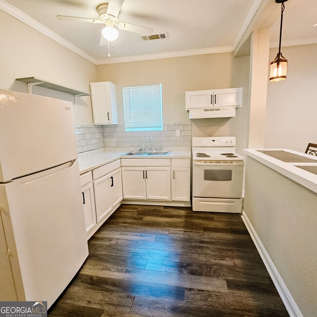Photo - 408 Boulevard St