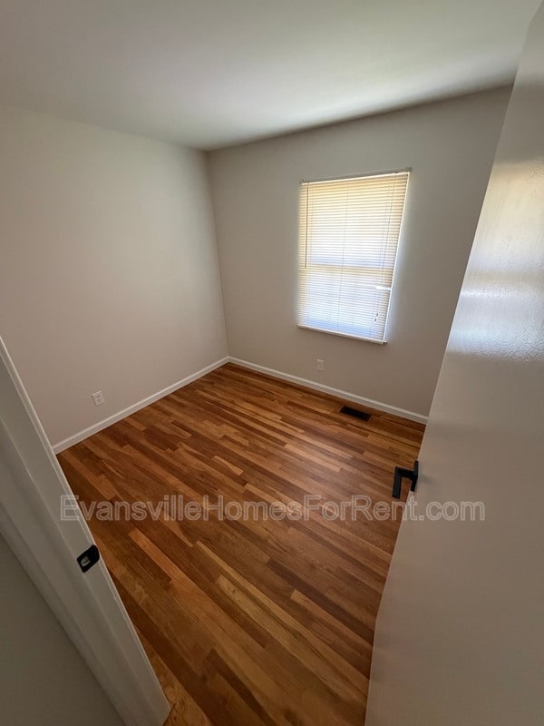 Photo - 1309 Alvord Ln