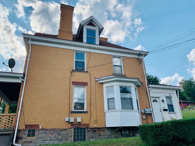 Building Photo - 22 Stanford Ave Unit 1