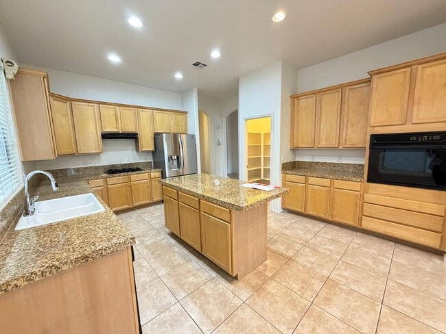 Photo - 10689 Arundel Ave