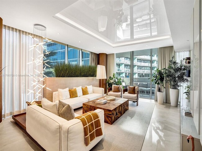 Building Photo - 2200 N Ocean Blvd Rental