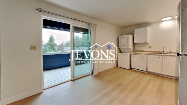 Photo - 2076 E 56th St Unit E3