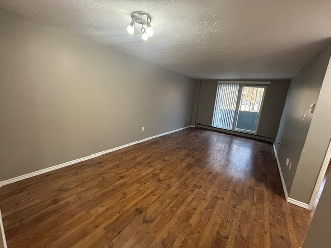 Photo - 225-225 Old Carriage Dr Unit 203