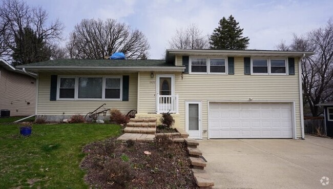 Building Photo - 6420 Lakeview Blvd Rental