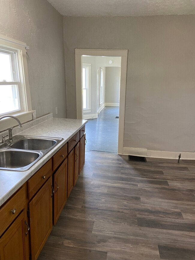 Building Photo - 1454 W Clark St Unit 1454