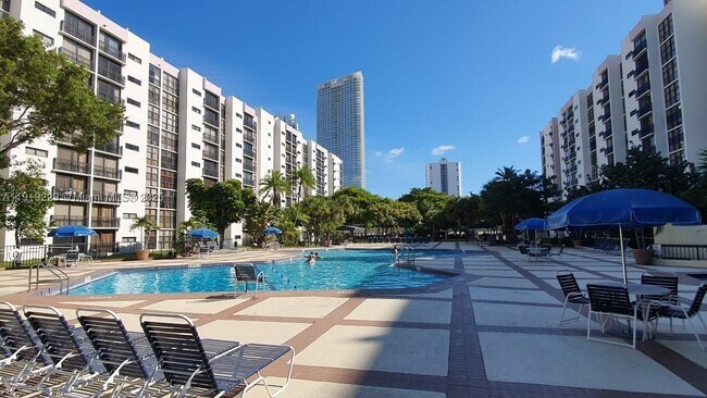 17021 N Bay Rd Unit 316