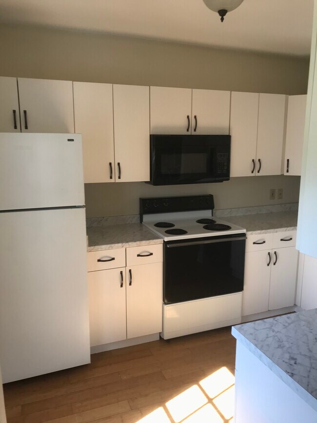 Photo - 291 E Allen St Unit A