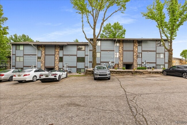 Building Photo - 1722 Gascony Parc Dr Unit 1722