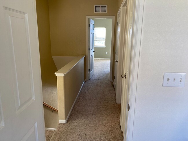 Photo - Large 2 Bedroom 2 Bath Townhome in Sterlin...