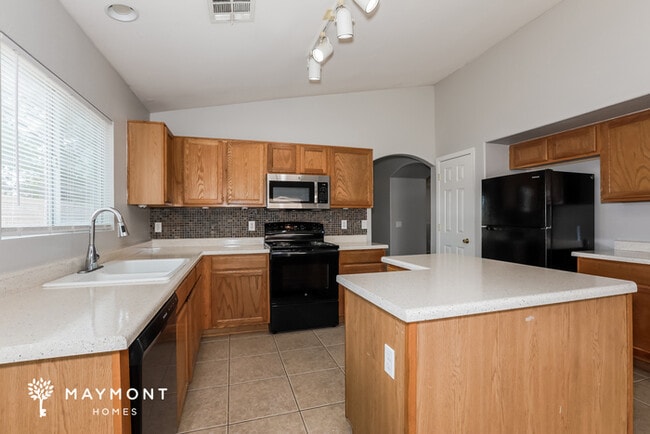Photo - 1752 W Harding Ave