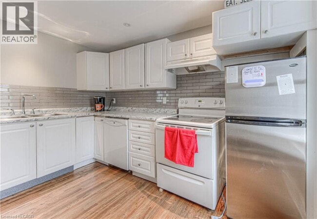 Photo - 530 St David St N