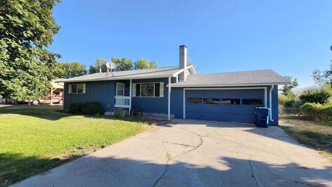 Building Photo - House with Garage and Large Yard in Lolo