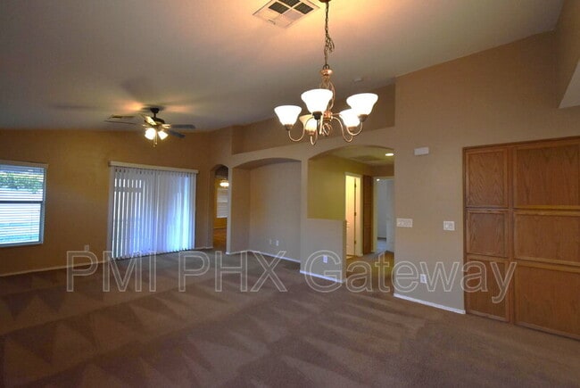 Photo - 3238 E Elgin St