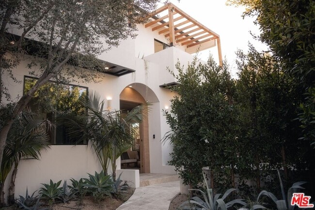 Building Photo - 6546 Colgate Ave