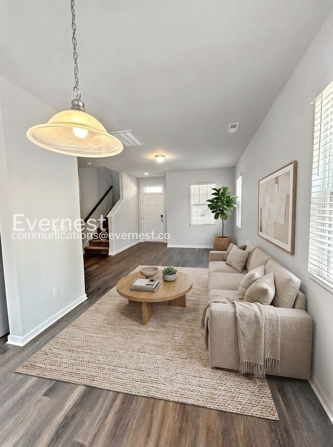 Photo - 4 Bed, 2.5 Bath Home with Garage / Pet-Friendly / Vouchers Accepted / Available Now!