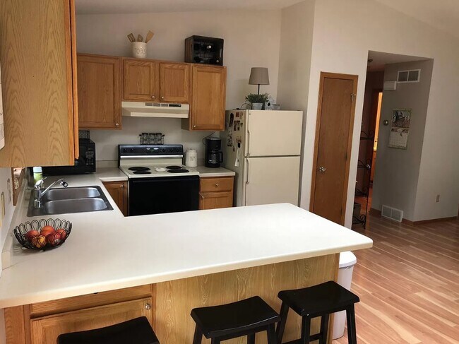 Photo - 204A E Parkview St