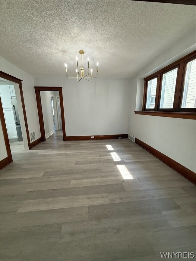 Photo - 301 Crestwood Ave