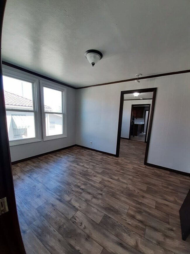 Photo - 3212 E Magnolia Ave