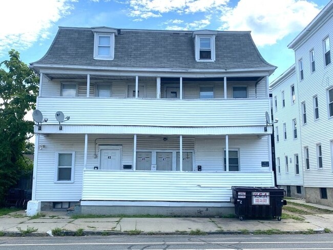 Building Photo - 43 Oak St