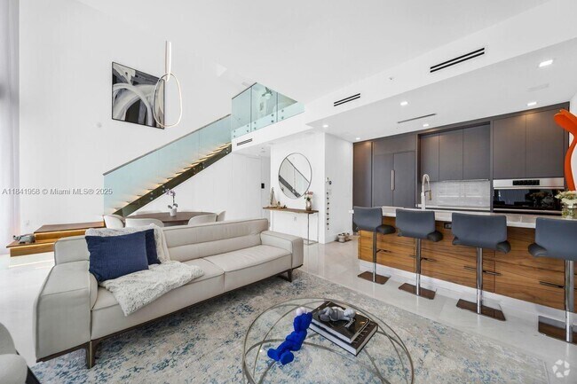 Building Photo - 200 Biscayne Boulevard Way Rental