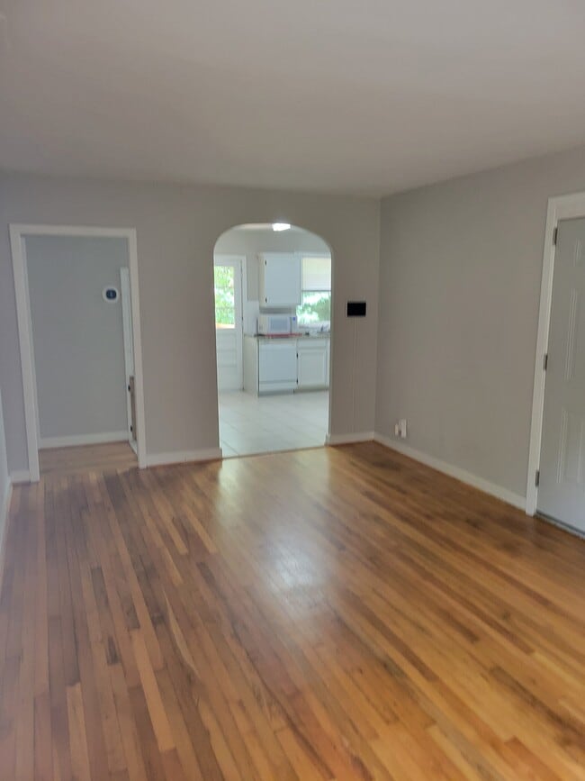 Photo - 3445 Draper Ave