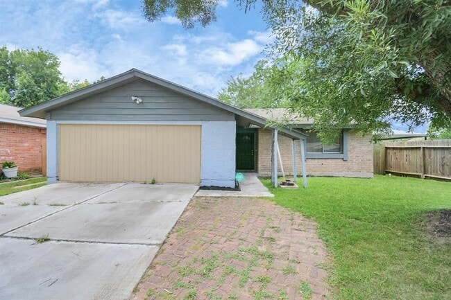 Building Photo - 4803 Beechaven St