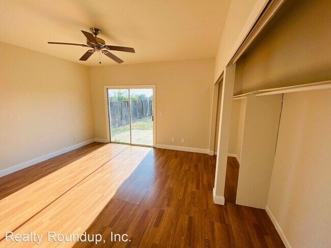 Photo - 3 br, 2 bath House - 9481 Windrift Ln