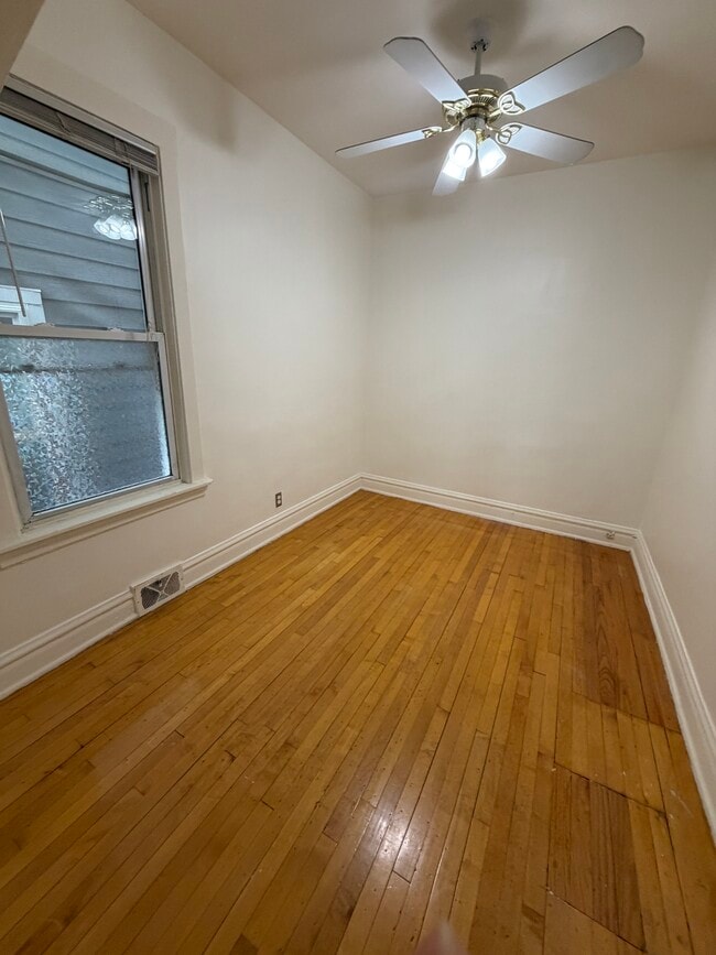 Photo - 4610 N Claremont Ave Unit 1st Floor