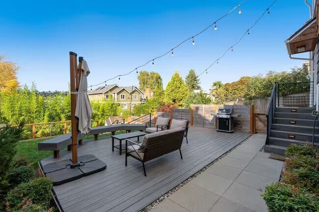 Photo - 2855 13th Ave W
