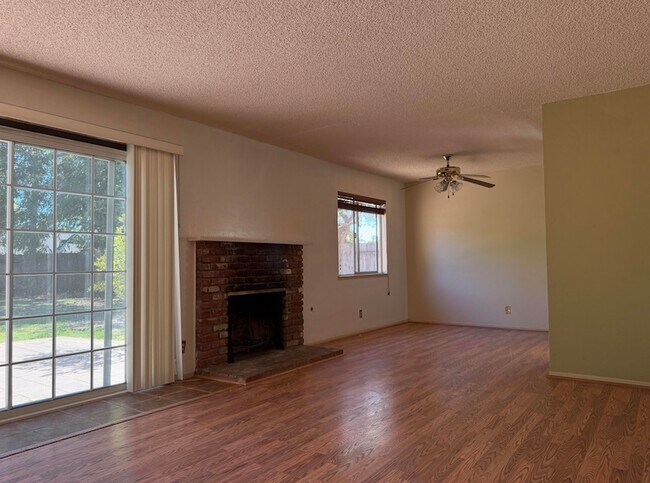 4675 Verdugo Pl