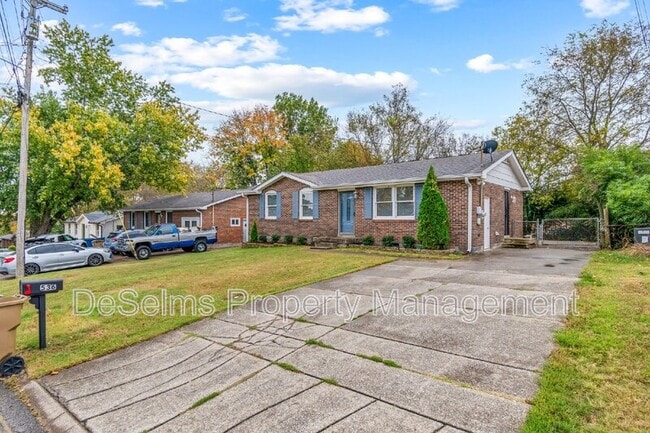 Photo - 536 Singer Dr