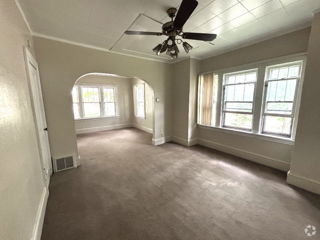 Building Photo - 617 9th St S Rental