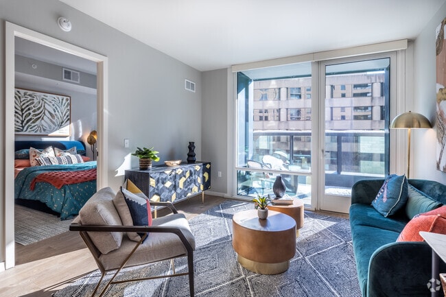 1HAB, 1BA - 723 ft² - Cortland Rosslyn